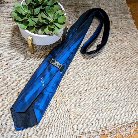Gianni Versace tie in Electric Blue - Picture 4 of 5